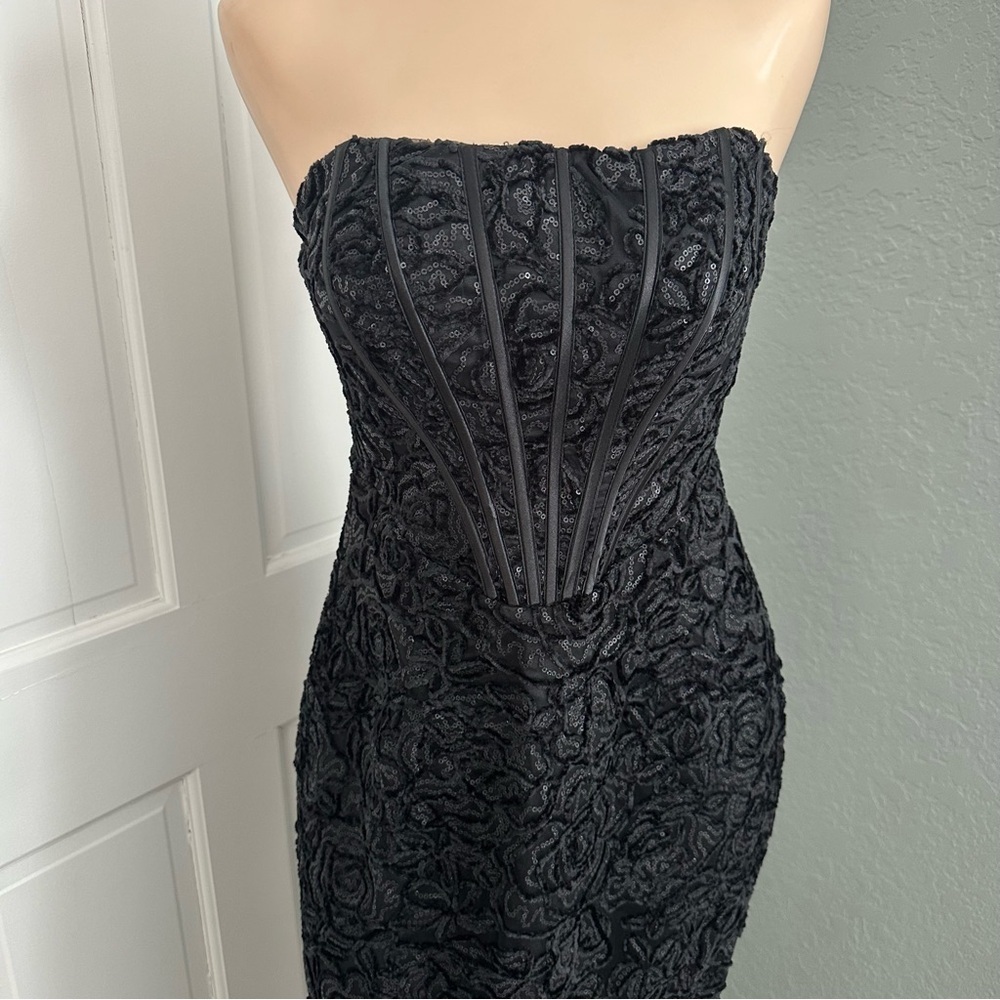LULU’S STATELY AURA MESH VELVET STRAPLESS BUSTIER MAXI DRESS - Picture 7 of 16